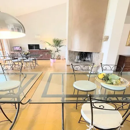 Villa Sole Vino - Fabulous Pool - Fantastic Area - Sleeps Up To 15 Belvedere (Perugia)