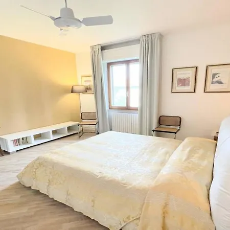 Sole Vino - Fabulous Pool - Fantastic Area - Sleeps Up To 15 Villa
