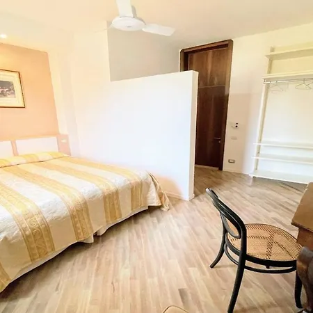 Villa Sole Vino - Fabulous Pool - Fantastic Area - Sleeps Up To 15 *