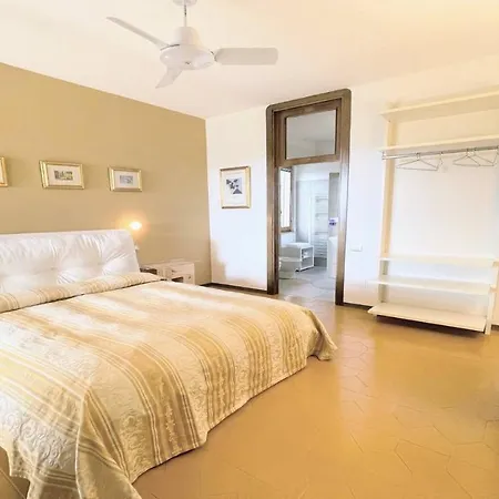 Villa Sole Vino - Fabulous Pool - Fantastic Area - Sleeps Up To 15