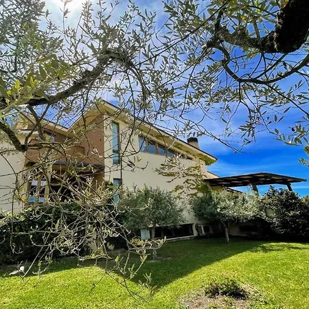 Villa Sole Vino - Fabulous Pool - Fantastic Area - Sleeps Up To 15