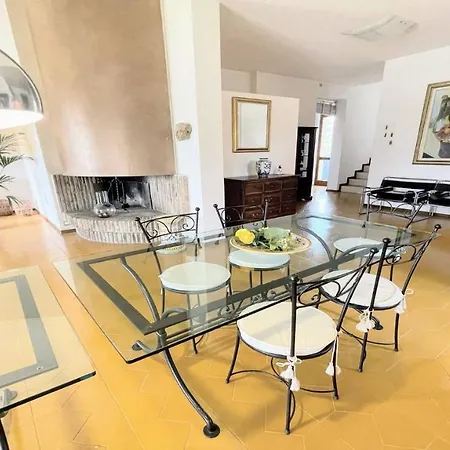 Sole Vino - Fabulous Pool - Fantastic Area - Sleeps Up To 15 Villa *