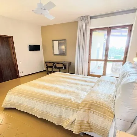 Sole Vino - Fabulous Pool - Fantastic Area - Sleeps Up To 15 Villa *