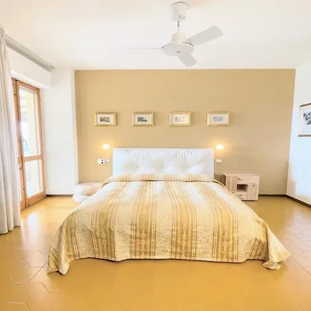 Sole Vino - Fabulous Pool - Fantastic Area - Sleeps Up To 15 Villa *