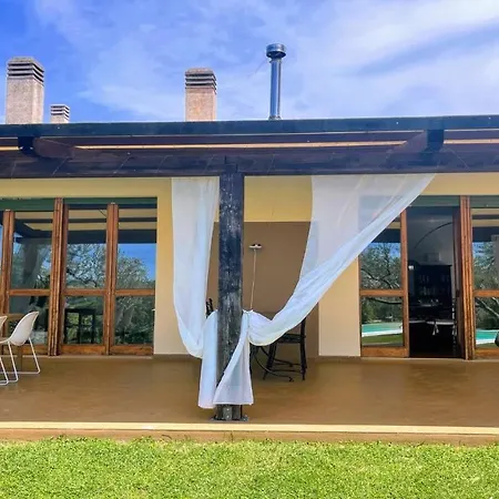 Villa Sole Vino - Fabulous Pool - Fantastic Area - Sleeps Up To 15