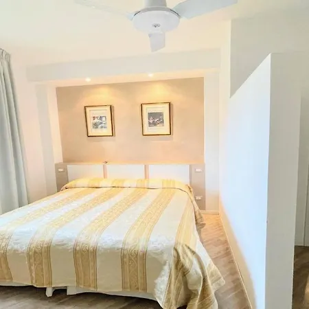 Sole Vino - Fabulous Pool - Fantastic Area - Sleeps Up To 15 Villa