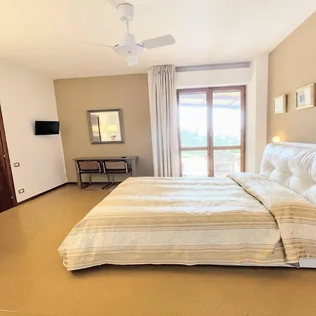 Sole Vino - Fabulous Pool - Fantastic Area - Sleeps Up To 15 Villa *